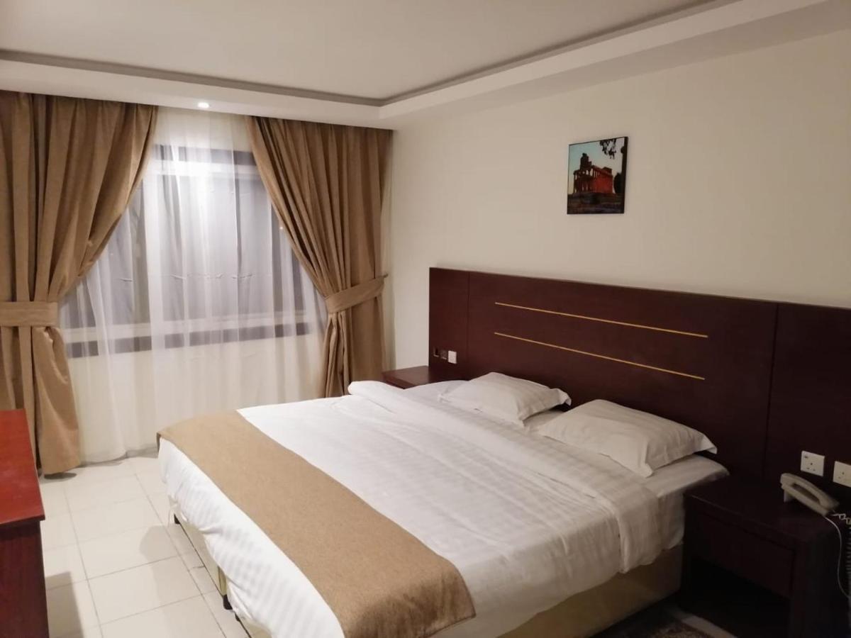 فندق المربع Hotell Riyadh Exteriör bild